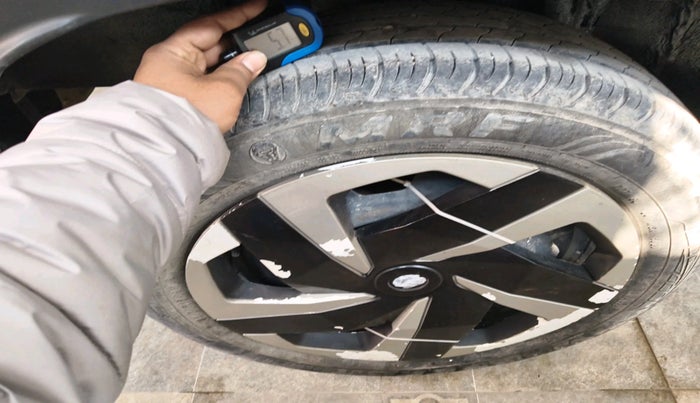 2021 Nissan MAGNITE XL, Petrol, Manual, 22,862 km, tyre