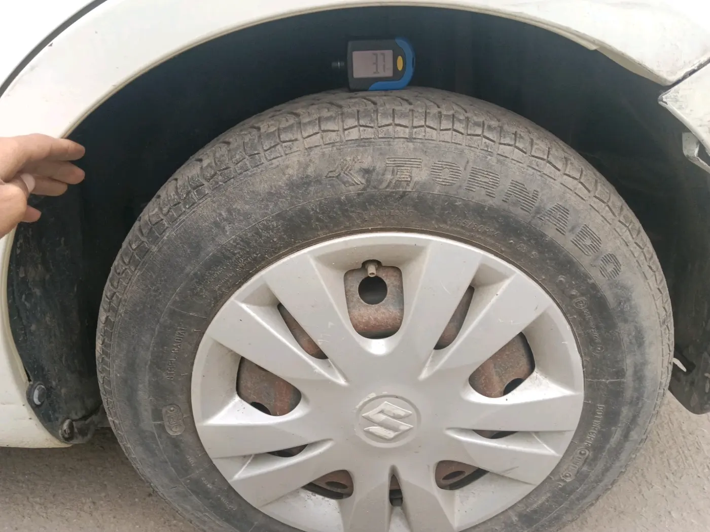 2015 Maruti Swift Dzire VXI, Petrol, Manual, 54,652 km, tyre