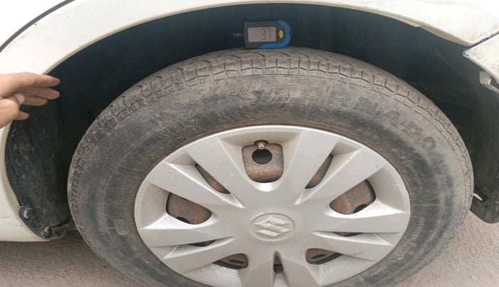 2015 Maruti Swift Dzire VXI, Petrol, Manual, 54,652 km, tyre