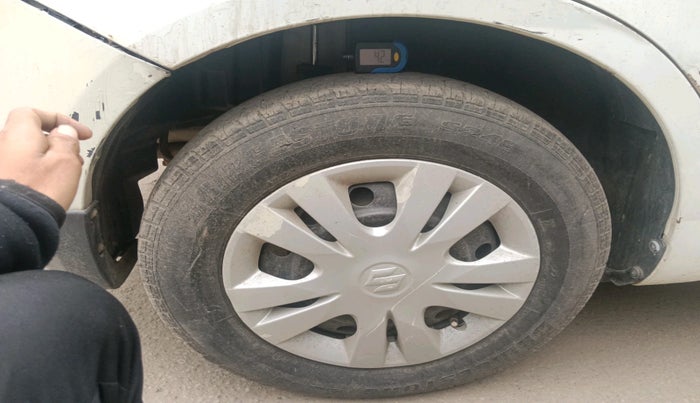 2015 Maruti Swift Dzire VXI, Petrol, Manual, 54,652 km, tyre