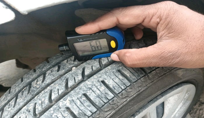 2012 Hyundai Santro Xing GLS, Petrol, Manual, 1,82,729 km, tyre