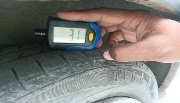 2012 Hyundai Santro Xing GLS, Petrol, Manual, 1,82,729 km, tyre