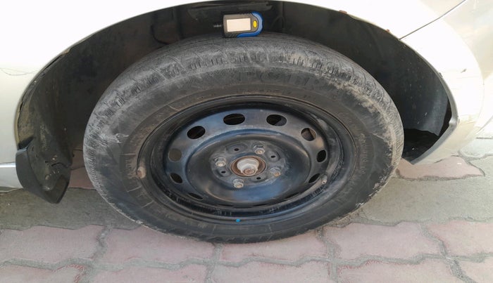 2016 Tata Tiago XZ PETROL, Petrol, Manual, 82,397 km, tyre