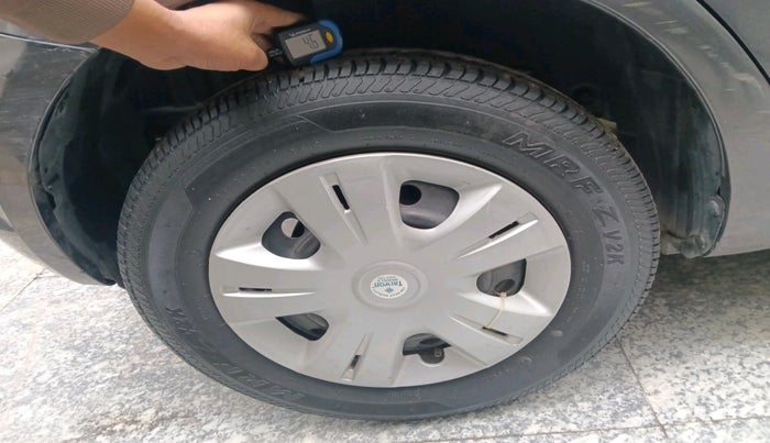 2015 Maruti Swift VXI, Petrol, Manual, 44,851 km, tyre