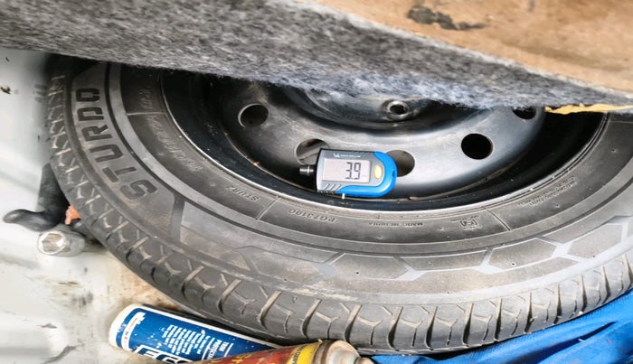 2018 Maruti Dzire VXI, Petrol, Manual, 1,01,193 km, tyre