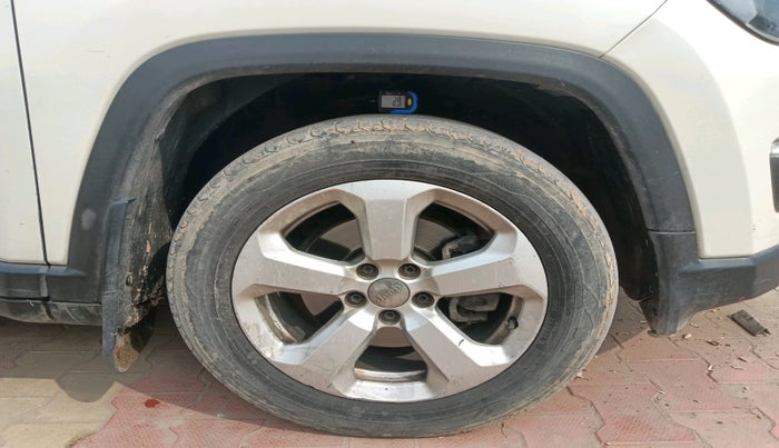 2017 Jeep Compass LONGITUDE (O) 2.0 DIESEL, Diesel, Manual, 1,35,875 km, tyre