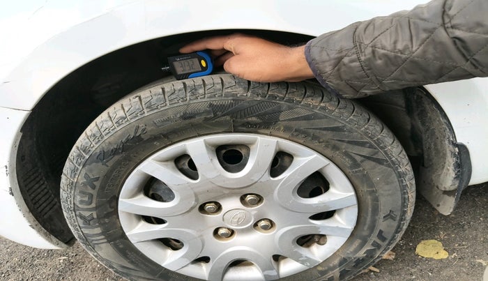 2011 Hyundai i20 MAGNA (O) 1.2, Petrol, Manual, 29,763 km, tyre