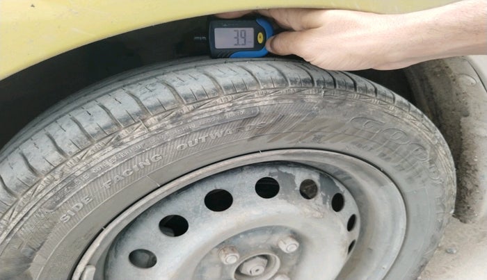 2014 Maruti Celerio VXI AMT, Petrol, Automatic, 2,07,450 km, tyre