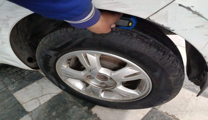 2011 Hyundai i20 SPORTZ 1.2, Petrol, Manual, 98,904 km, tyre