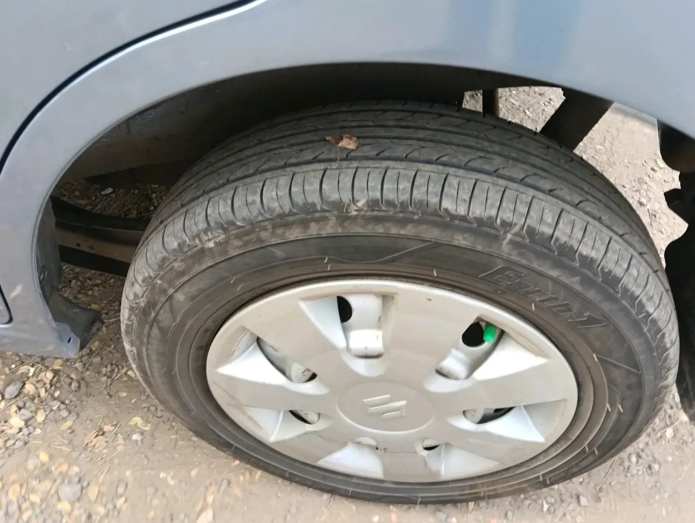 2013 Maruti Wagon R 1.0 LXI CNG, CNG, Manual, 1,24,441 km, tyre