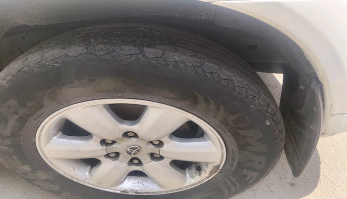 2011 Toyota Fortuner 3.0 4X4 MT, Diesel, Manual, 2,27,223 km, tyre