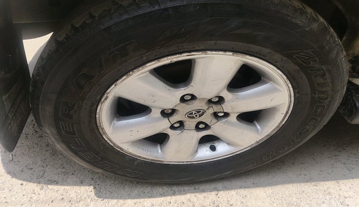 2011 Toyota Fortuner 3.0 4X4 MT, Diesel, Manual, 2,27,223 km, tyre