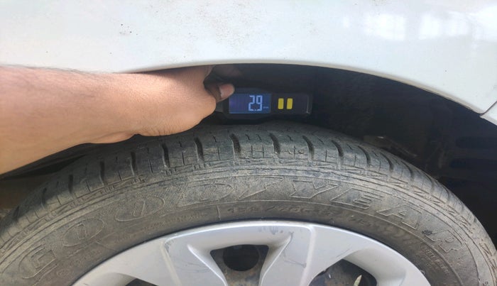 2015 Hyundai Eon MAGNA +, Petrol, Manual, 31,974 km, tyre