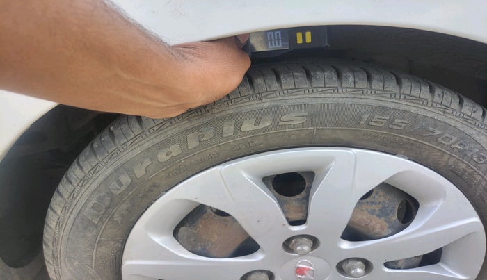 2015 Hyundai Eon MAGNA +, Petrol, Manual, 31,974 km, tyre