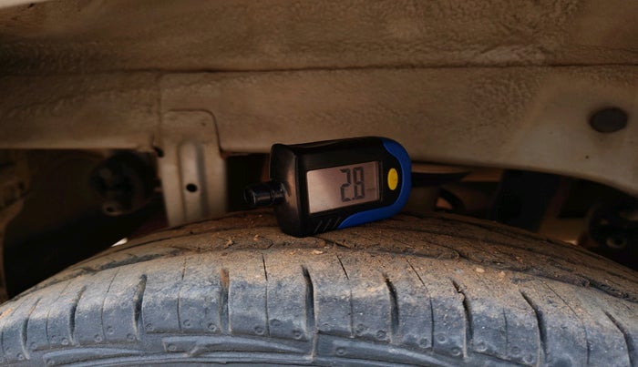 2012 Maruti Alto 800 LXI, Petrol, Manual, 1,04,755 km, tyre