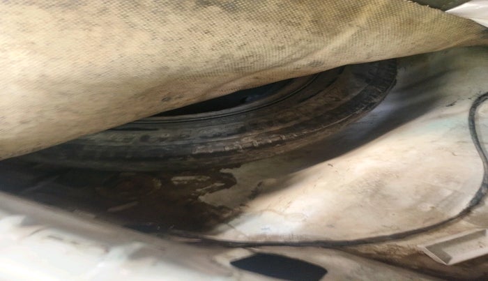 2012 Hyundai Eon MAGNA +, Petrol, Manual, 1,03,716 km, tyre