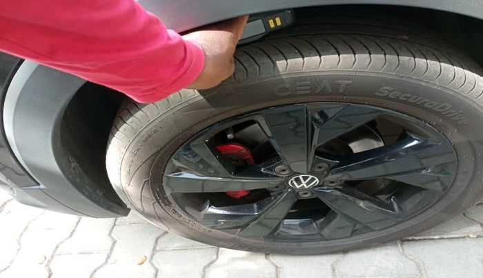 2024 Volkswagen TAIGUN GT PLUS 1.5 TSI DSG, Petrol, Automatic, 15,955 km, tyre