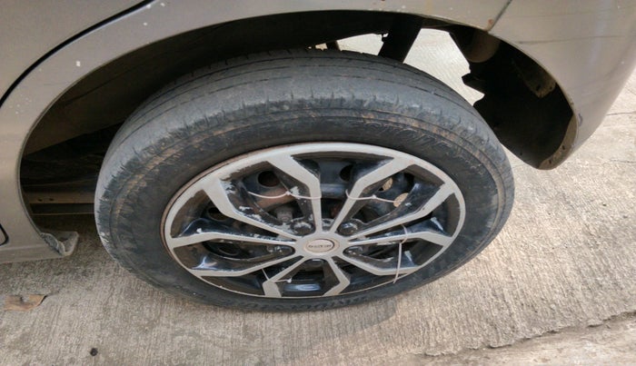 2012 Maruti Wagon R 1.0 VXI, Petrol, Manual, 1,01,339 km, tyre