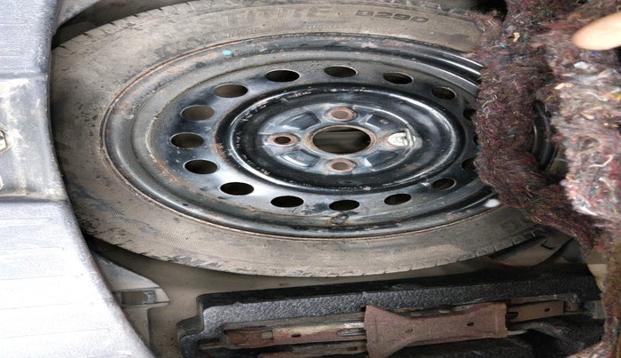 2012 Maruti Wagon R 1.0 VXI, Petrol, Manual, 1,01,339 km, tyre