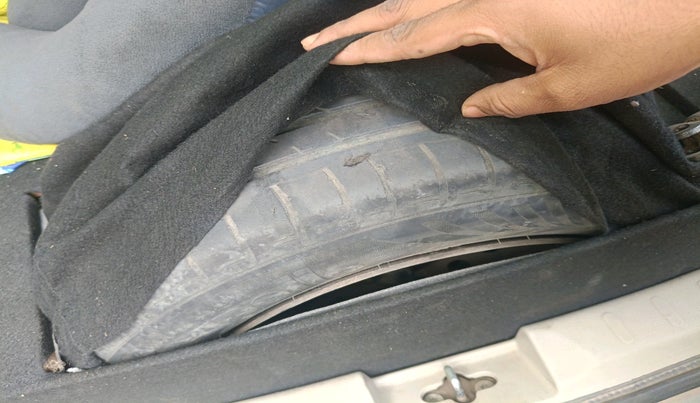 2017 Maruti Celerio VXI CNG, Petrol, Manual, 1,49,716 km, tyre