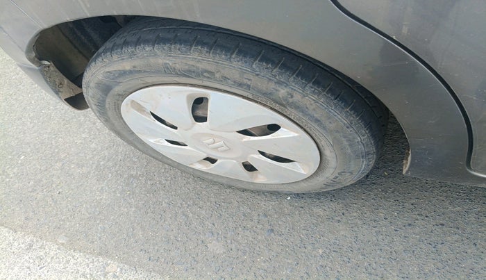 2017 Maruti Celerio VXI CNG, Petrol, Manual, 1,49,716 km, tyre