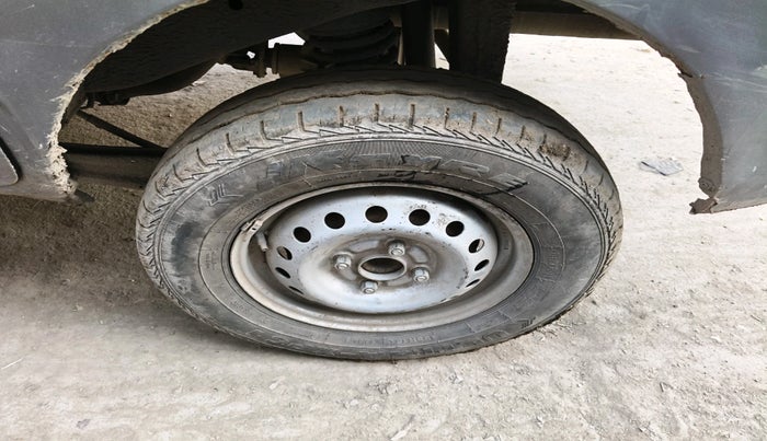 2021 Maruti Eeco 5 STR WITH A/C+HTR CNG, Petrol, Manual, 1,39,026 km, tyre