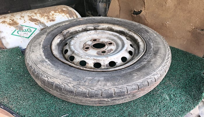 2021 Maruti Eeco 5 STR WITH A/C+HTR CNG, Petrol, Manual, 1,39,026 km, tyre