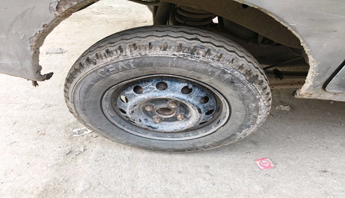 2021 Maruti Eeco 5 STR WITH A/C+HTR CNG, Petrol, Manual, 1,39,026 km, tyre