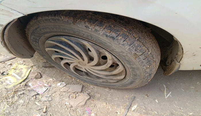 2018 Maruti Swift LXI, Petrol, Manual, 1,12,201 km, tyre