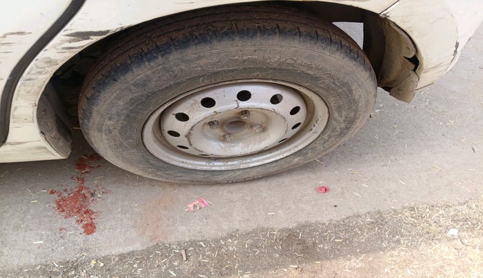 2018 Maruti Swift LXI, Petrol, Manual, 1,12,201 km, tyre