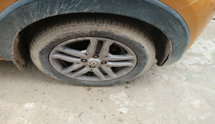 2020 Renault TRIBER RXZ, Petrol, Manual, 23,249 km, tyre