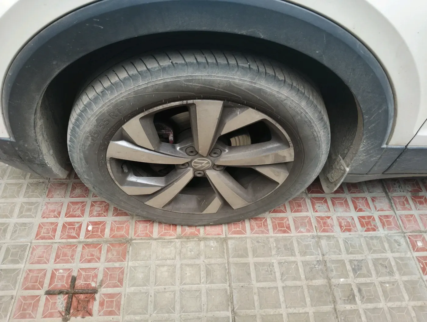 2023 Volkswagen TAIGUN TOPLINE 1.0 TSI AT, Petrol, Automatic, 48,358 km, tyre