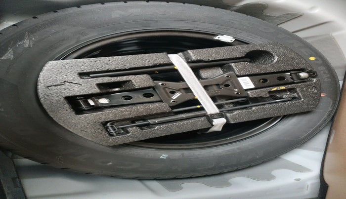 2023 Volkswagen TAIGUN TOPLINE 1.0 TSI AT, Petrol, Automatic, 48,358 km, tyre