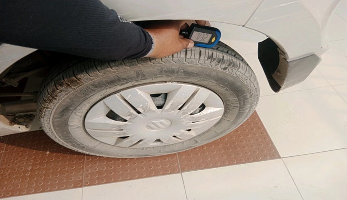 2019 Maruti Alto 800 LXI CNG, Petrol, Manual, 13,779 km, tyre