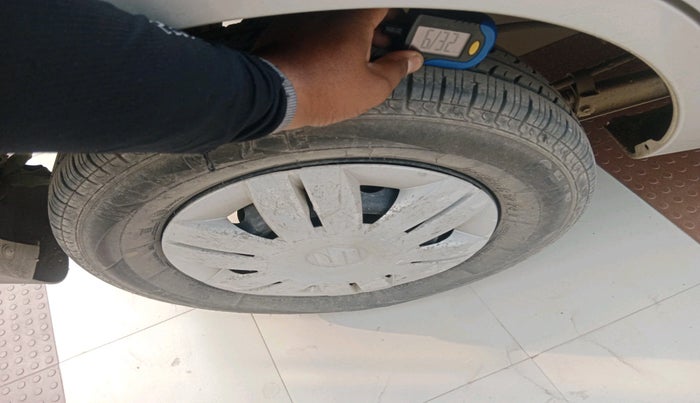 2019 Maruti Alto 800 LXI CNG, Petrol, Manual, 13,779 km, tyre