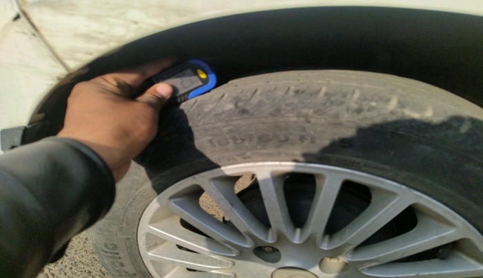 2016 Tata Zest XT PETROL, Petrol, Manual, 71,682 km, tyre