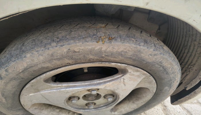 2013 Hyundai Eon ERA +, Petrol, Manual, 14,549 km, tyre