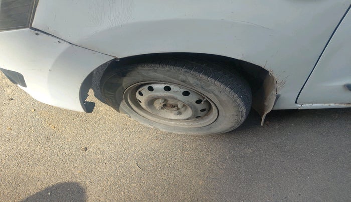 2015 Maruti Wagon R 1.0 LXI, Petrol, Manual, 1,21,041 km, tyre