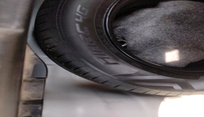 2022 Hyundai VENUE SX (O) 1.5 CRDI, Diesel, Manual, 61,246 km, tyre