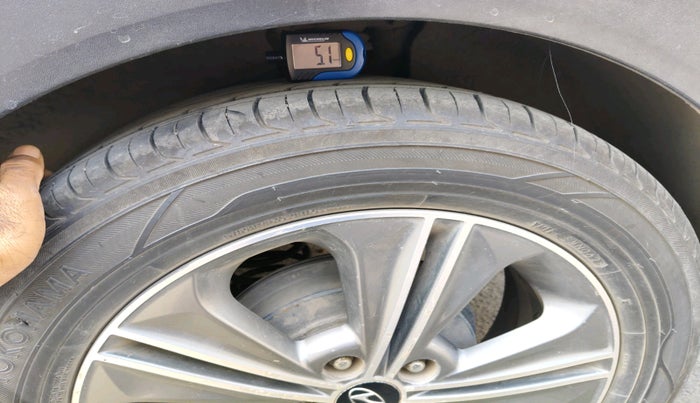 2016 Hyundai Creta SX PLUS AT 1.6 DIESEL, Diesel, Automatic, 1,24,855 km, tyre