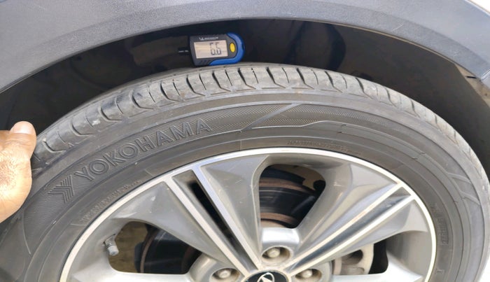 2016 Hyundai Creta SX PLUS AT 1.6 DIESEL, Diesel, Automatic, 1,24,855 km, tyre