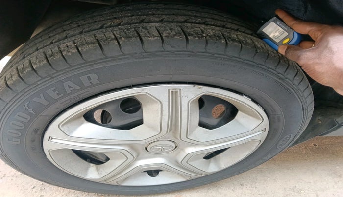 2022 Tata NEXON XMA PETROL, Petrol, Automatic, 32,597 km, tyre