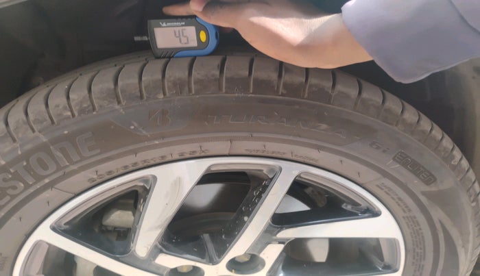 2024 Mahindra XUV400 EL 7.2 KW, Electric, Automatic, 60,845 km, tyre