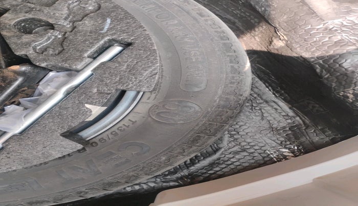 2024 Mahindra XUV400 EL 7.2 KW, Electric, Automatic, 60,845 km, tyre