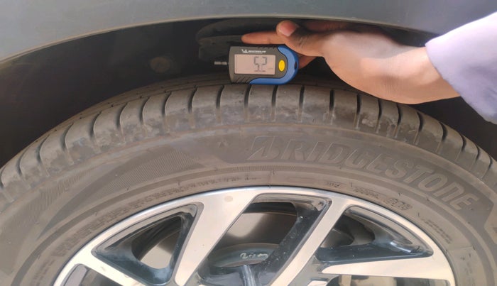 2024 Mahindra XUV400 EL 7.2 KW, Electric, Automatic, 60,845 km, tyre