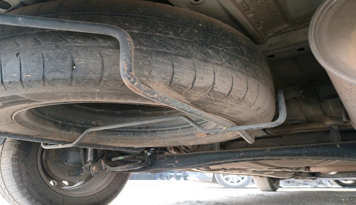 2021 Maruti Ertiga VXI CNG, Petrol, Manual, 95,478 km, tyre