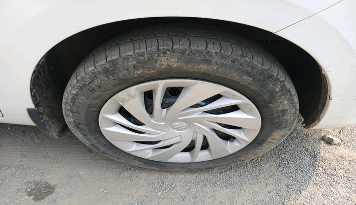 2021 Maruti Ertiga VXI CNG, Petrol, Manual, 95,478 km, tyre