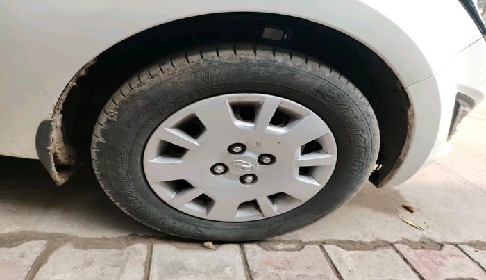 2013 Hyundai i20 MAGNA (O) 1.2, Petrol, Manual, 97,272 km, tyre