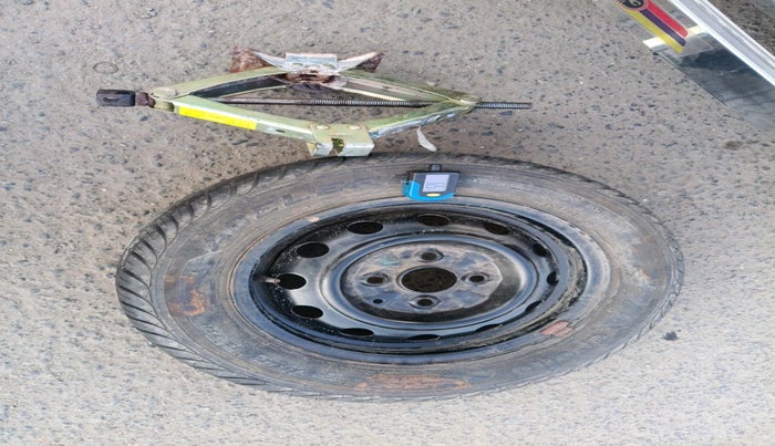 2012 Hyundai Eon MAGNA, Petrol, Manual, 17,822 km, tyre