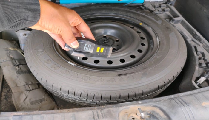 2018 Jeep Compass LONGITUDE (O) 2.0 DIESEL, Diesel, Manual, 2,13,476 km, tyre